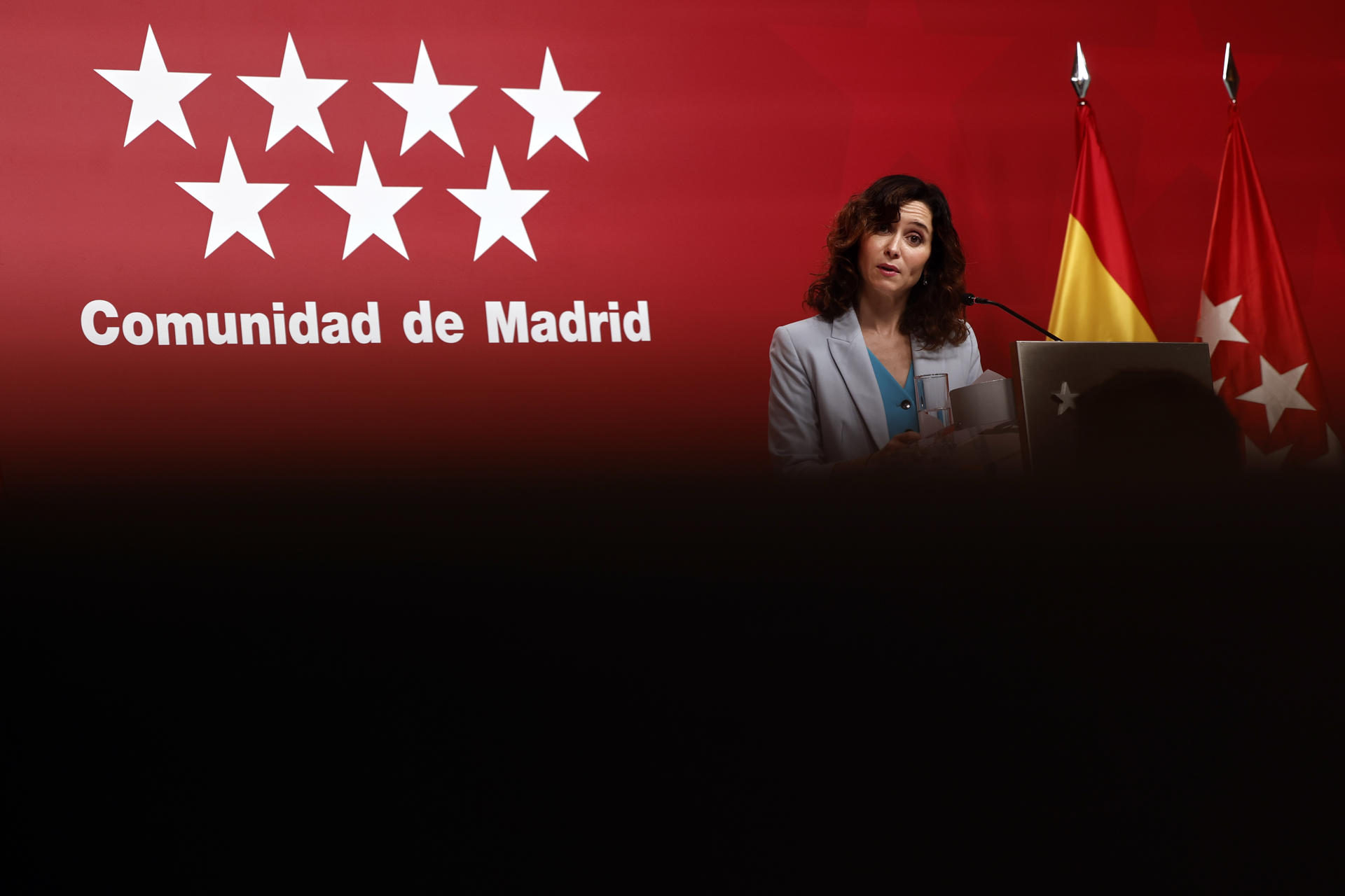 La presidenta de la Comunidad de Madrid, Isabel Díaz Ayuso, realiza este miércoles el balance del curso político que llega a su fin y de su primer año de legislatura con mayoría absoluta en la Asamblea. EFE/ Sergio Pérez
