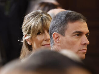 El presidente del Gobierno, Pedro Sánchez y su esposa, Begoña Gómez. EFE/Chema Moya