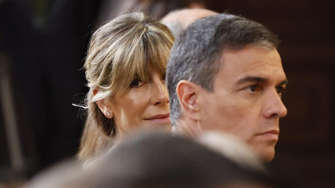 El presidente del Gobierno, Pedro Sánchez y su esposa, Begoña Gómez. EFE/Chema Moya
