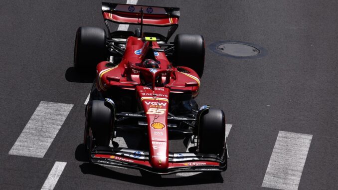 El piloto español de Ferrari, Carlos Sainz, durante el Gran Premio de Mónaco de Fórmula 1, en una foto de archivo. EFE/EPA/ANNA SZILAGYI
