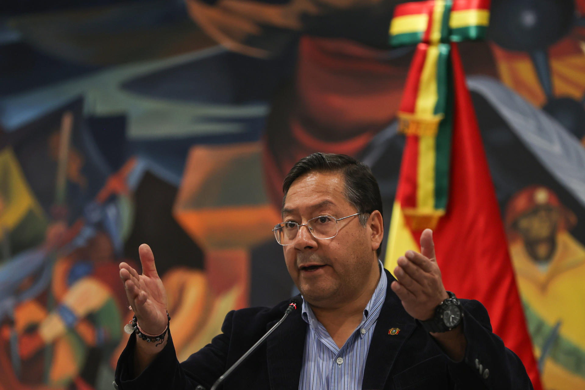 El presidente de Bolivia, Luis Arce, habla durante una conferencia de prensa, tras el fallido golpe de Estado, este jueves, en La Paz (Bolivia). EFE/ Luis Gandarillas
