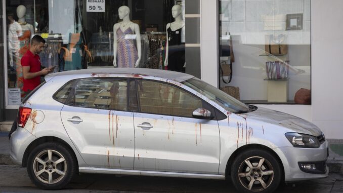 Lugar donde un hombre de 28 años ha muerto a puñaladas en la madrugada de esta noche en calle Alfambra, zona de Cruz de Humilladero en Málaga. EFE/Álvaro Cabrera
