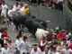 Mozos son perseguidos por toros de Victoriano del Río en el tercer encierro de los Sanfermines este martes, en Pamplona. EFE/Ainhoa Tejerina