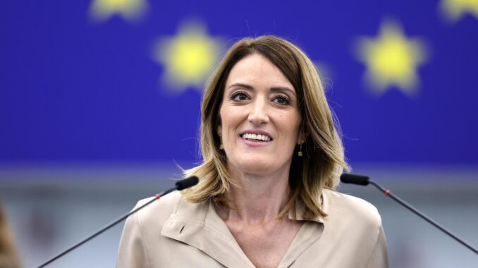 La actual presidenta del Parlamento Europeo y candidata a la reelección, Roberta Metsola, durante la primera sesión plenaria del nuevo Parlamento Europeo en Estrasburgo, Francia, el 16 de julio de 2024. EFE/EPA/RONALD WITTEK
