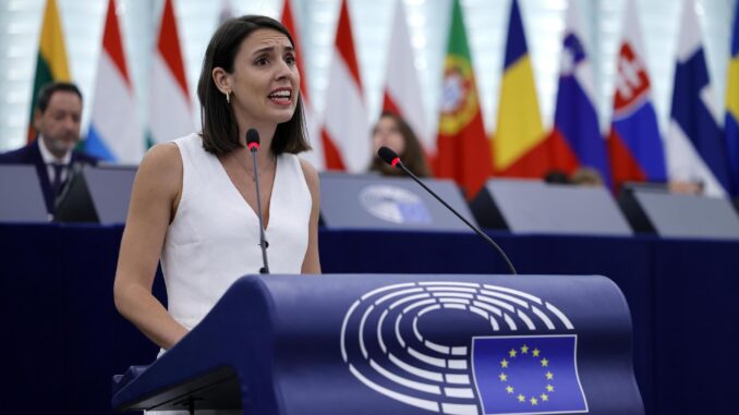 La europarlamentaria europea Irene Montero en su primera intervención en el Parlamento Europeo. EFE/EPA/RONALD WITTEK
