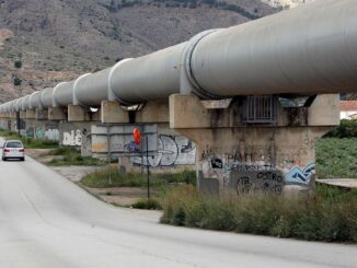 Fotografía de archivo de las tuberías que transportan el agua del trasvase Tajo-Segura. EFE/Morell