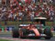 El piloto de la Scuderia Ferrari Carlos Sainz Jr. en acción durante la tercera sesión de entrenamientos para el Gran Premio de Hungría de Fórmula uno en el circuito de Hungaroring, en Mogyorod, cerca de Budapest. EFE/EPA/MARTÍN DIVISEK