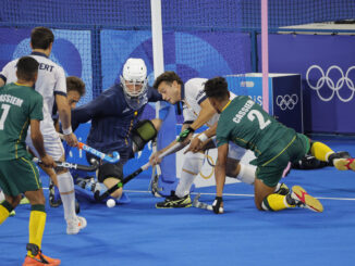 El equipo español ante Sudáfrica en el partido del Grupo A de Hockey sobre Hierba de los Juegos Olímpicos de París 2024, entre España y Sudáfrica, este miércoles, en el estadio Yves-du-Manoir Stadium 1 en Colombes, Francia. EFE/ Lavandeira Jr.