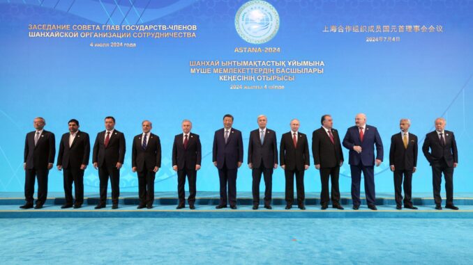 Foto de familia de los líderes de los países de la Organización de Cooperación de Shanghái (OCS). EFE/EPA/GAVRIIL GRIGOROV/SPUTNIK/KREMLIN POOL / POOL MANDATORY CREDIT

