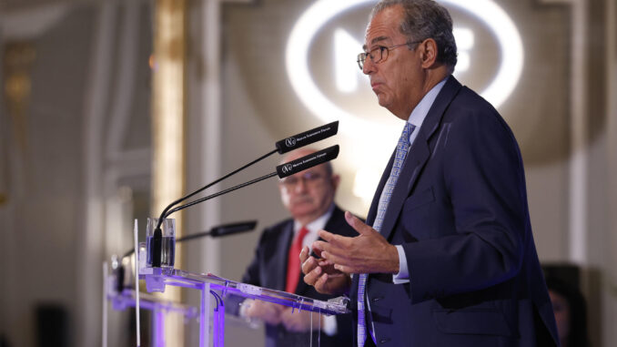 El presidente de la Asamblea de Madrid, Enrique Ossorio, protagoniza un desayuno informativo este lunes en un hotel madrileño. EFE/ Javier Lizón
