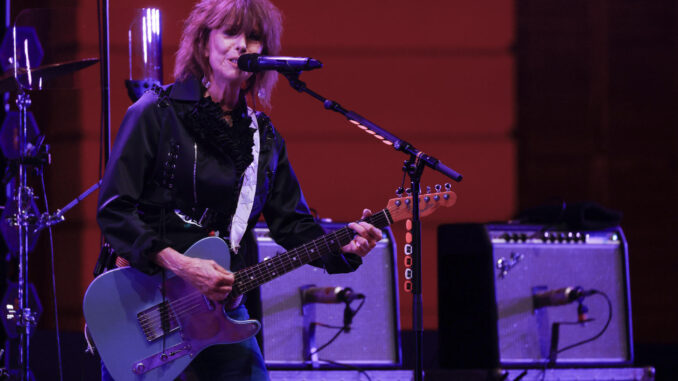 La banda británica 'The Pretenders' durante el concierto del festival Les Nits de Barcelona ofrecido este lunes en el Palau de Pedralbes. EFE/Quique García
