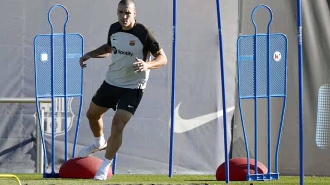 El centrocampista del FC Barcelona Oriol Romeu en una foto de archivo. EFE/Alberto Estévez
