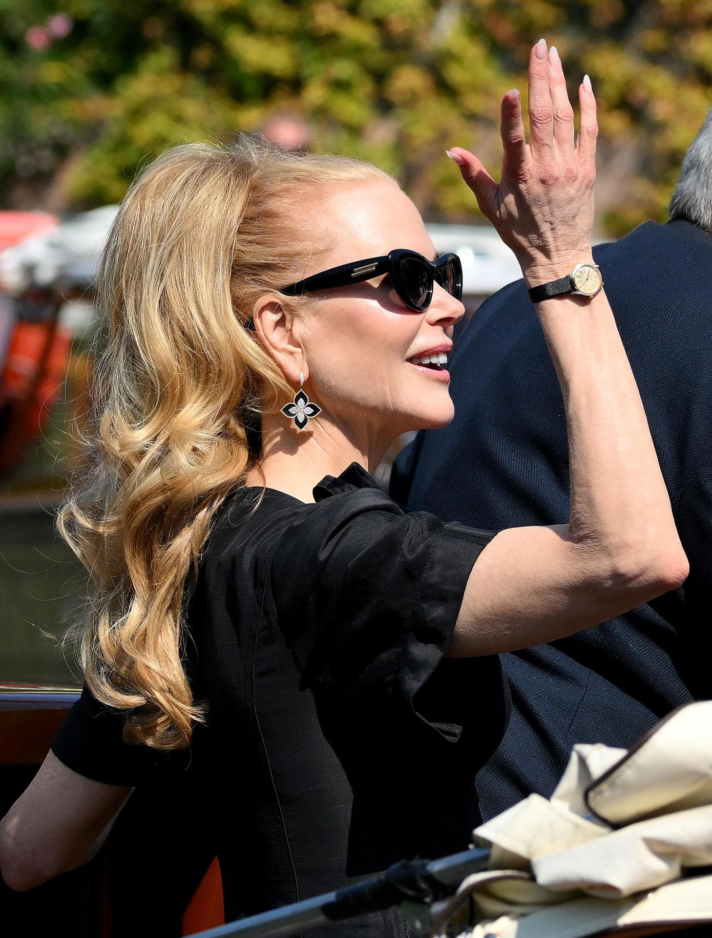 La actriz australiana-estadounidense Nicole Kidman llega a la playa de Lido durante el Festival de Cine de Venecia, en Venecia, Italia, el 30 de agosto de 2024. La 81ª edición del Festival Internacional de Cine de Venecia se celebrará del 28 de agosto al 7 de septiembre de 2024. (Cine, Italia, Niza, Venecia) EFE/EPA/ETTORE FERRARI
