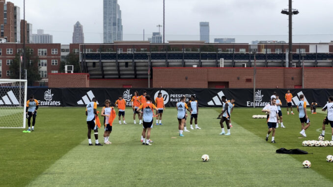 Entrenamiento del Real Madrid este viernes en Chicago, previo al clásico de este sábado en Nueva Jersey contra el Barcelona, su segundo amistoso de la gira estadounidense. EFE/ Andrea Montolivo
