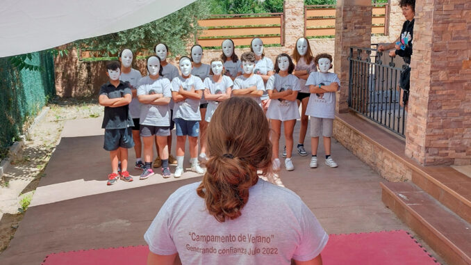 Imagen del único campamento de verano que existe en España para víctimas severas de acoso escolar, un espacio terapéutico gratuito en el que recuperan su voz. EFE/Asociación española de prevención del acoso escolar (AEPAE) 
SOLO USO EDITORIAL/SOLO DISPONIBLE PARA ILUSTRAR LA NOTICIA QUE ACOMPAÑA (CRÉDITO OBLIGATORIO)
