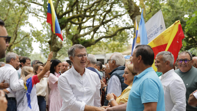 El líder del PP, Alberto Núñez Feijóo, durante un acto celebrado en Cerdedo-Cotobade este sábado con el que abre el curso político en Galicia. EFE/ Lavandeira Jr
