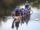 'Las Dragonas del Tajo', equipo en la modalidad de piragüismo de barco dragón, durante un entrenamiento en Talavera de la Reina. EFE/ Manu Reino