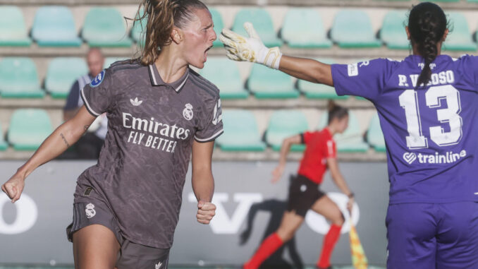 La centrocampista francesa del Real Madrid Sandie Toletti celebra tras marcar el 0-3 durante el encuentro de Primera División femenina entre Real Betis Balompié y Real Madrid, este sábado en la Ciudad Deportiva Luis de Sol de Sevilla. EFE/ José Manuel Vidal
