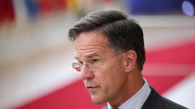 Imagen de archivo del ex primer ministro de Países Bajos Mark Rutte, quien se convertirá mañana martes en el nuevo secretario general de la OTAN en sustitución del noruego Jens Stoltenberg. EFE/EPA/OLIVIER MATTHYS
