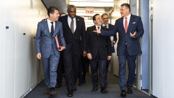 El ministro principal de Gibraltar, Fabián Picardo (i-d), el nuevo ministro de Asuntos Exteriores británico, David Lammy, su homólogo español, José Manuel Albares, y el vicepresidente ejecutivo de la Comisión Europea, Maros Sefcovic, se reúnen este jueves en Bruselas (Bélgica) con el objetivo de confirmar que el nuevo gobierno del Reino Unido "asume" lo acordado hasta la fecha en la negociación del acuerdo sobre la situación Gibraltar tras el Brexit e intentar avanzar "lo más posible", han asegurado a EFE fuentes oficiales de Exteriores. EFE/ Lukasz Kobus/Comisión Europea /  ***SOLO USO EDITORIAL/SOLO DISPONIBLE PARA ILUSTRAR LA NOTICIA QUE ACOMPAÑA (CRÉDITO OBLIGATORIO)***
