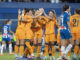 Las jugadoras del Real Madrid celebran uno de los goles conseguidos por el equipo madridista durante el encuentro entre RCD Espanyol y Real Madrid de la primera jornada de la Liga F, este viernes en el estadio Ciudad Deportiva Dani Jarque de Sant Adrià de Besós (Barcelona). EFE/ Marta Pérez