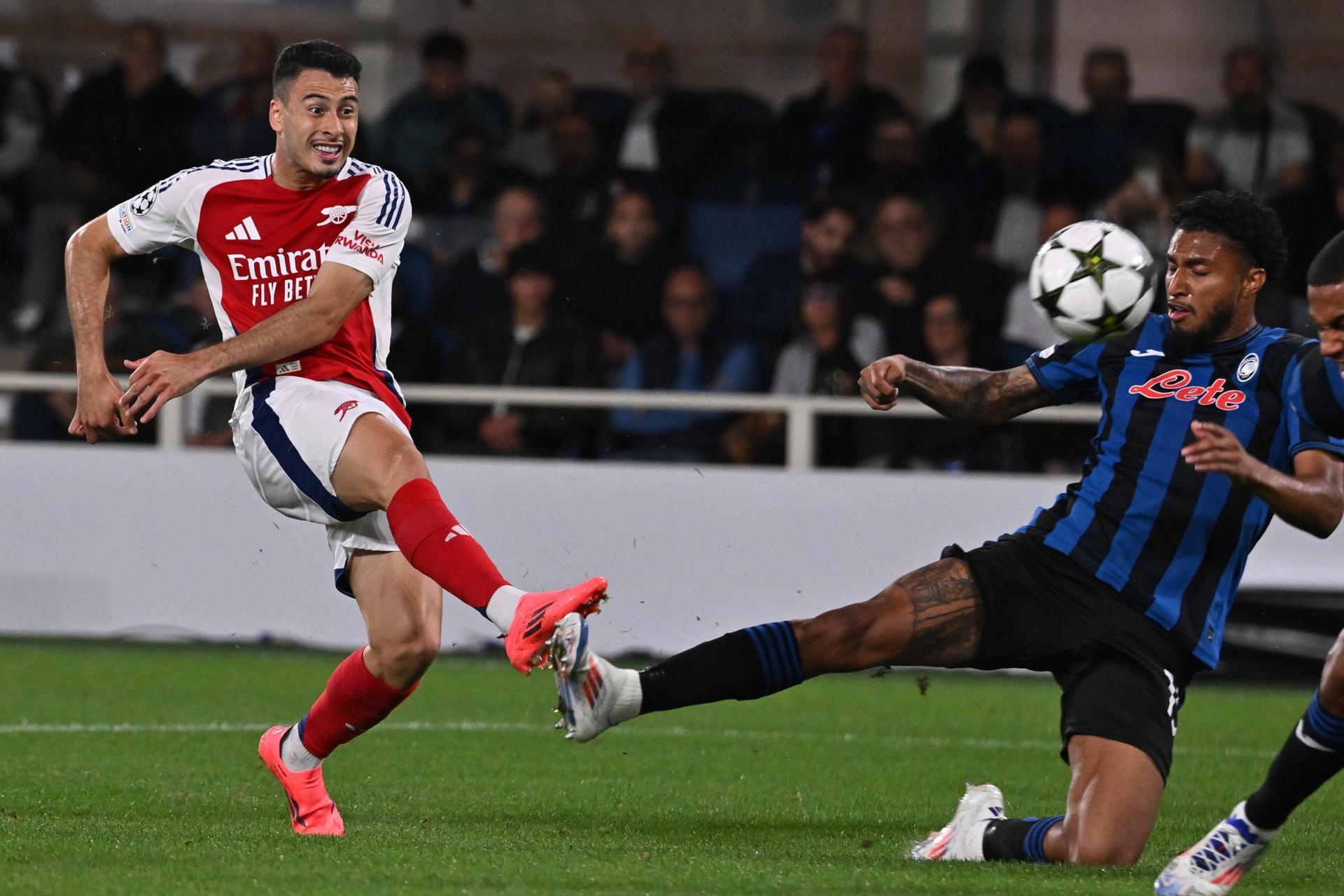 El jugado Arsenal Gabriel Martinelli durante el partido de la UEFA Champions League que han jugado Atalanta BC y Arsenal FC en el Bérgamo Stadium en Bergamo, Italia. EFE/EPA/MICHELE MARAVIGLIA
