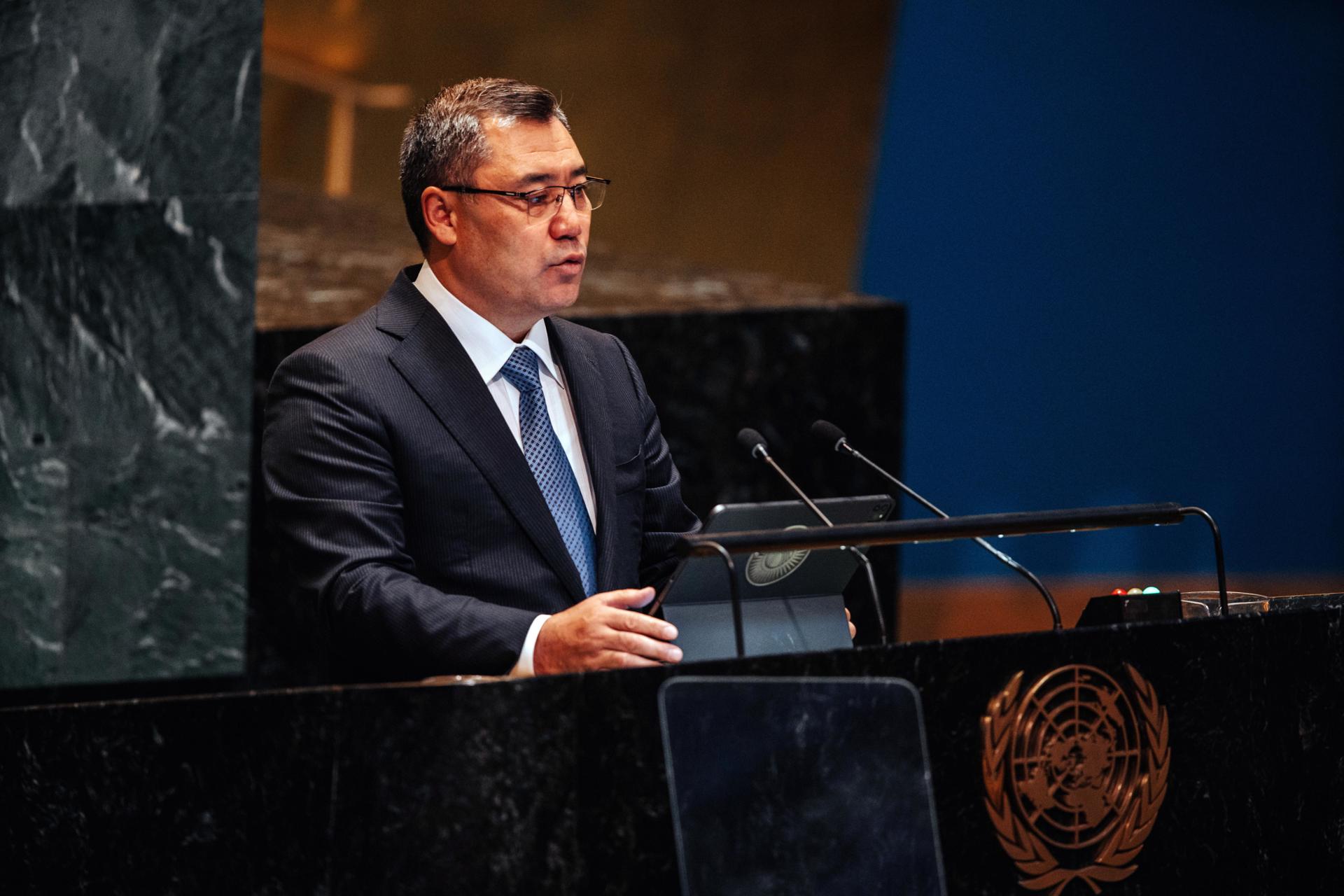 El Presidente de Kirguistán, Sadyr Japarov, habla durante la "Cumbre del Futuro", antes del Debate General del 79º período de sesiones de la Asamblea General de las Naciones Unidas (ONU), en la Sede de las ONU en Nueva York (EE.UU.), este 22 de septiembre de 2024. La Cumbre del Futuro se celebrará del 22 al 23 de septiembre y reunirá a los dirigentes mundiales para abordar los desafíos críticos de la gobernanza mundial. EFE/EPA/Olga Fedrova
