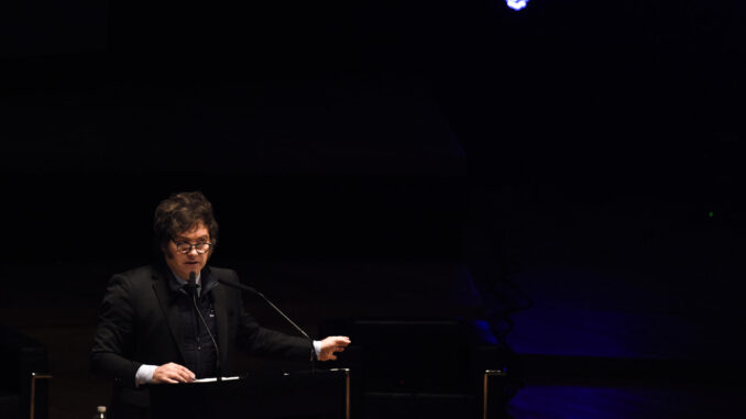 El presidente de Argentina, Javier Milei, pronuncia un discurso en la inauguración del III Encuentro Regional de Foro Madrid Río de La Plata 2024 este jueves, en Buenos Aires (Argentina). EFE/ Matías Martín Campaya
