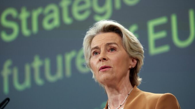 La presidenta de la Comisión Europea, Ursula von der Leyen, este miércoles en Bruselas. EFE/EPA/OLIVIER HOSLET
