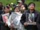 Simpatizantes del fallecido expresidente de Perú, Alberto Fujimori, asisten a su velatorio este viernes 13 de septiembre, en Lima (Perú).EFE/ Paolo Aguilar