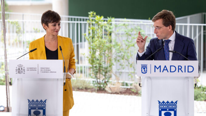 La ministra de Vivienda, Isabel Rodríguez, visita junto al alcalde de Madrid, José Luis Martínez-Almeida, una promoción de 77 viviendas financiadas a través del Plan Estatal de Vivienda. EFE/ Daniel Gonzalez
