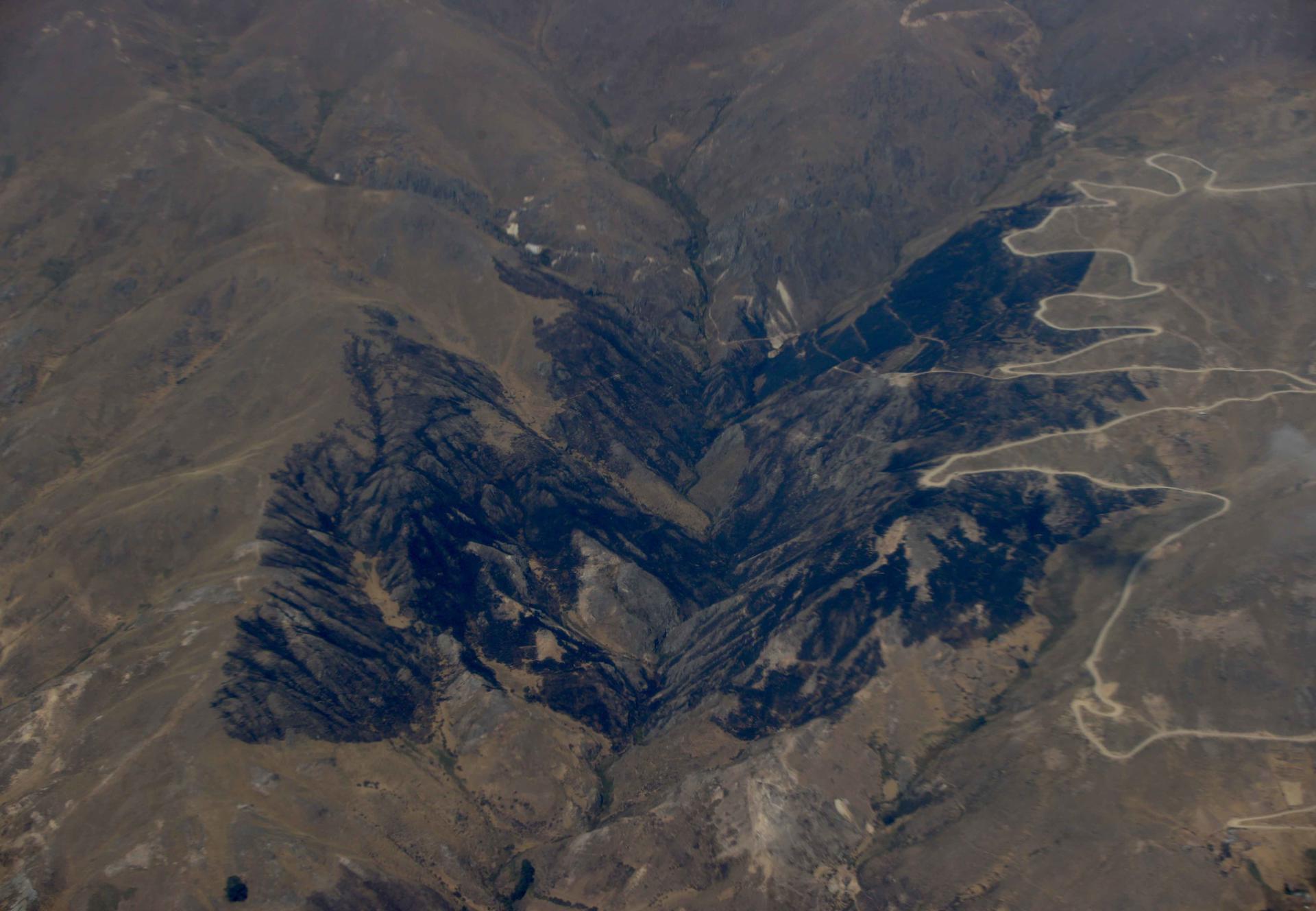 Fotografía cedida por el Ministerio de Defensa de Perú de las zonas afectadas por los incendios forestales. EFE/ Ministerio de Defensa de Perú
