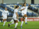 La delantera del Real Madrid Alba Redondo (d) celebra su gol, tercero del equipo blanco, durante el encuentro de la segunda ronda de la UEFA Liga de Campeones Femenina entre el Real Madrid y el Sporting de Portugal disputado este jueves en el Estadio Alfredo Di Stéfano de Madrid. EFE/ Kiko Huesca