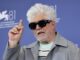 El cineasta y productor español Pedro Almodóvar posa en un photocall de 'La habitación de al lado' en el 81º Festival Internacional de Cine de Venecia, en Venecia, Italia, el 2 de septiembre de 2024. La película se presenta en la competición oficial 'Venezia 81' del festival que se celebra del 28 de agosto al 7 de septiembre de 2024. (Cine, Italia, Niza, Venecia) EFE/EPA/FABIO FRUSTAC