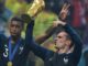 Griezmann, con la Copa del Mundo de Rusia 2018. EFE/EPA/PETER POWELL