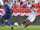 El defensa del Sevilla Jesús Navas (d) marca el 1-0 durante el encuentro de LaLiga entre Sevilla FC y Getafe CF, este sábado en el estadio Ramón Sánchez-Pizjuán de Sevilla. EFE/ Raúl Caro