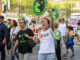 El Partido Animalista Con el Medio Ambiente (Pacma) ha reunido este sábado a cientos de personas frente a la plaza de toros de Las Ventas de Madrid para pedir la abolición de la tauromaquia, una práctica que consideran de “crueldad extrema” para los animales.