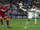 Kylian Mbappe (d) en el estadio Santiago Bernabéu, en Madrid. EFE/Kiko Huesca