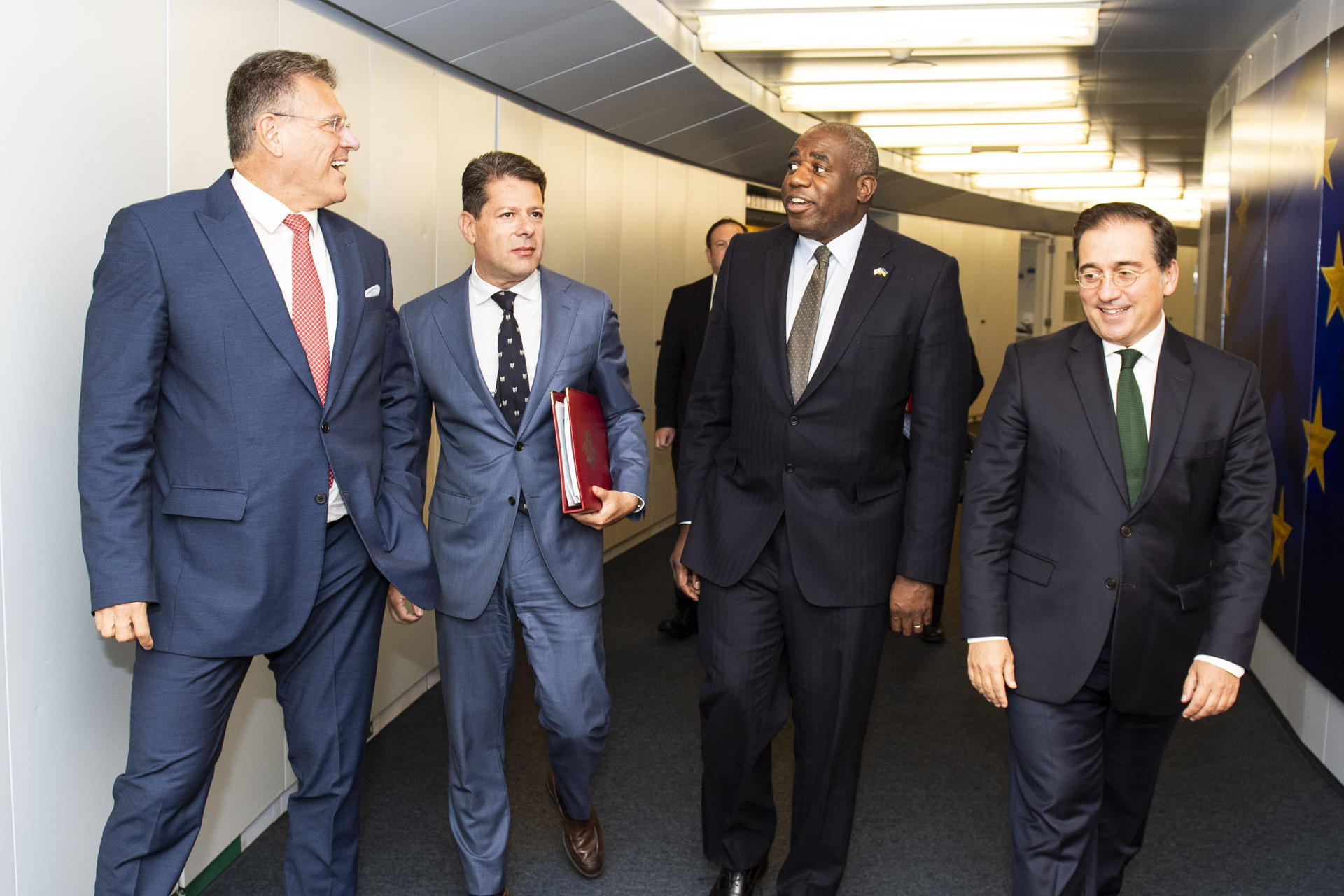 El ministro principal de Gibraltar, Fabián Picardo (2i), el nuevo ministro de Asuntos Exteriores británico, David Lammy (2d), su homólogo español, José Manuel Albares (d), y el vicepresidente ejecutivo de la Comisión Europea, Maros Sefcovic (i), se reúnen este jueves en Bruselas (Bélgica) con el objetivo de confirmar que el nuevo gobierno del Reino Unido "asume" lo acordado hasta la fecha en la negociación del acuerdo sobre la situación Gibraltar tras el Brexit e intentar avanzar "lo más posible", han asegurado a EFE fuentes oficiales de Exteriores. EFE/ Lukasz Kobus/Comisión Europea /  ***SOLO USO EDITORIAL/SOLO DISPONIBLE PARA ILUSTRAR LA NOTICIA QUE ACOMPAÑA (CRÉDITO OBLIGATORIO)***
