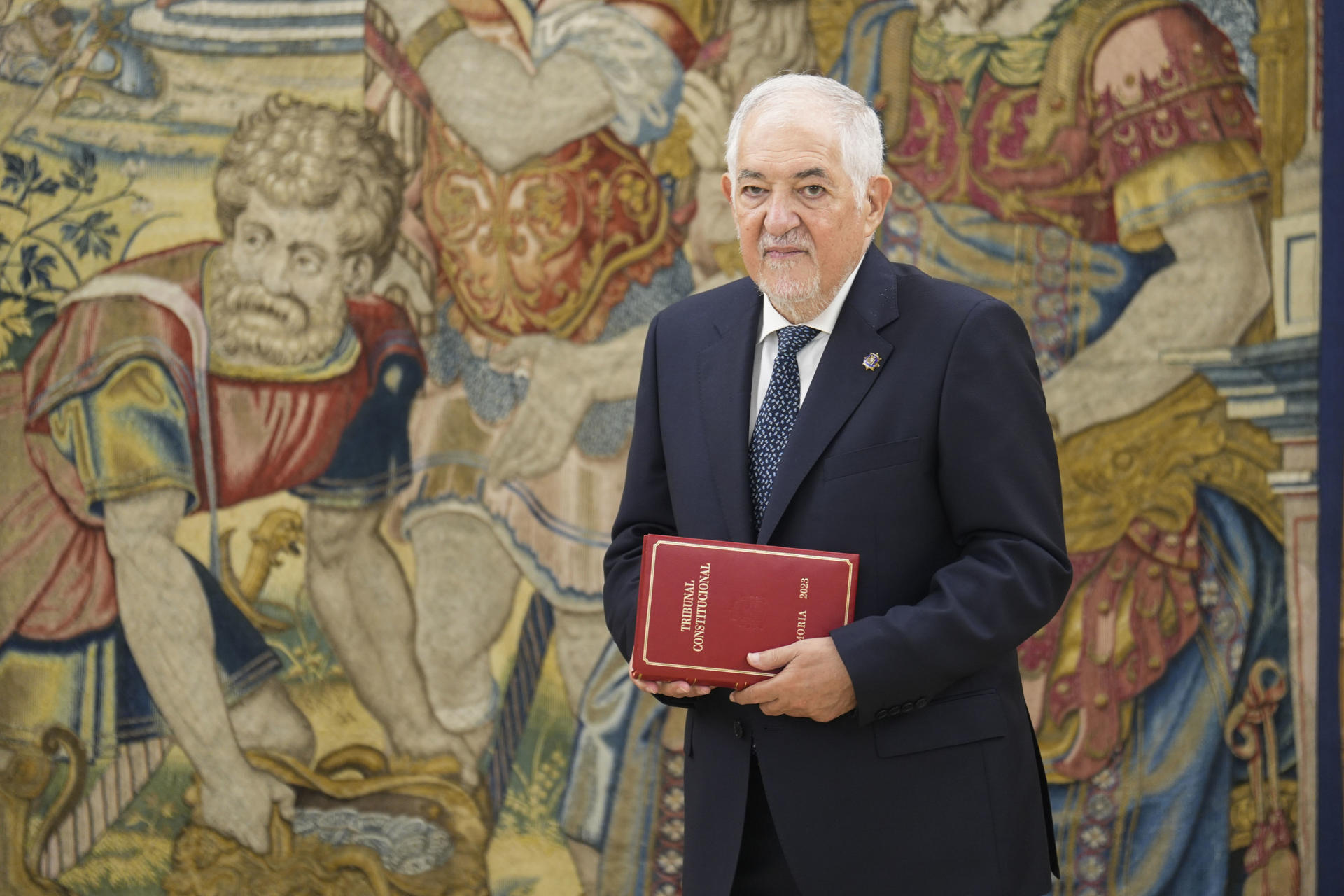 El presidente del Tribunal Constitucional, Cándido Conde-Pumpido, momentos antes de ser recibido por Felipe VI para hacerle entrega de la memoria anual del tribunal, este miércoles en el Palacio de la Zarzuela. EFE/Borja Sánchez-Trillo
