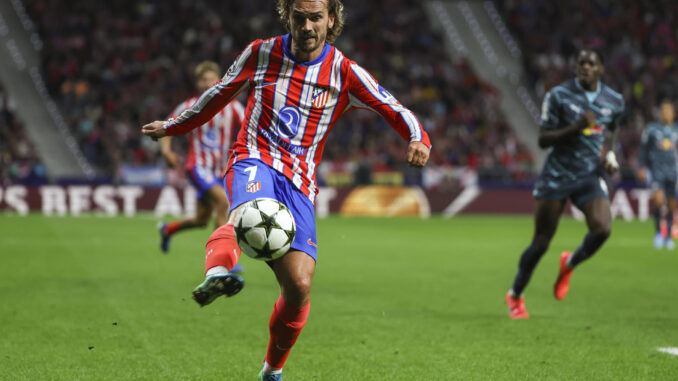 El delantero francés del Atlético de Madrid, Antoine Griezmann, durante el encuentro correspondiente a la primera jornada de la Liga de Campeones que disputaron Atlético de Madrid y el RB Leipzig en el estadio Cívitas Metropolitano de Madrid. EFE/ Kiko Huesca.
