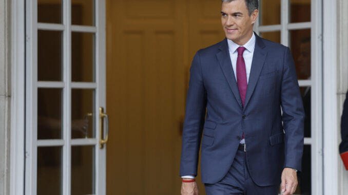 Imagen de archivo del presidente del Gobierno, Pedro Sánchez, en el Palacio de la Moncloa. EFE/Javier Lizón
