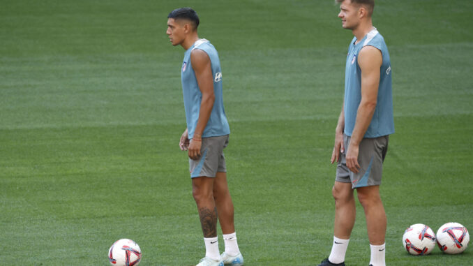 Sorloth y Molina, en una foto de archivo durante un entrenamiento. EFE/Chema Moya
