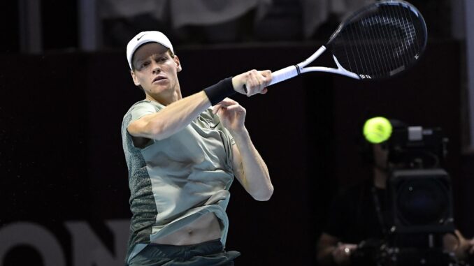 El tenista italiano Jannik Sinner durante la final del torneo de exhibición Six Kings Slam que se disputa en Arabia Saudita. EFE/EPA/STR
