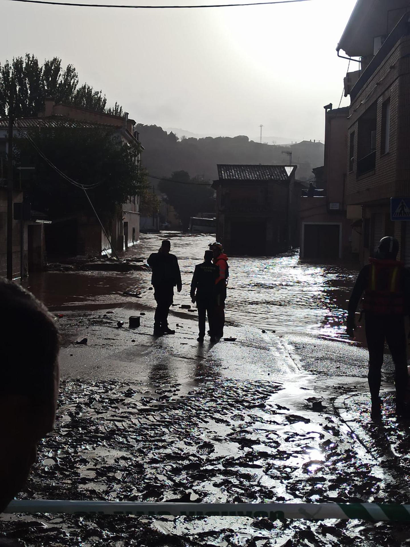 Vista de las actuaciones y trabajos de rescate de la Guardia Civil en Mira (Cuenca), donde una mujer ha fallecido a consecuencia de las inundaciones causadas por la dana, siendo la primera víctima mortal de las lluvias torrenciales en Castilla-La Mancha.-EFE/ Guardia Civil ***SOLO USO EDITORIAL/SOLO DISPONIBLE PARA ILUSTRAR LA NOTICIA QUE ACOMPAÑA (CRÉDITO OBLIGATORIO)***
