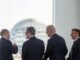 (De izq. a der.) El canciller alemán Olaf Scholz, el primer ministro británico Keir Starmer, el presidente estadounidense Joe Biden y el presidente francés Emmanuel Macron hablan durante una reunión conjunta frente al edificio del Reichstag en Berlín, Alemania, el 18 de octubre de 2024. Biden realizará una visita a Alemania del 17 al 18 de octubre de 2024 para asistir a una ceremonia de la Orden del Mérito y reunirse con la canciller alemana, el primer ministro británico y el presidente francés. (Alemania) EFE/EPA/CHRIS EMIL JANSSEN/POOL