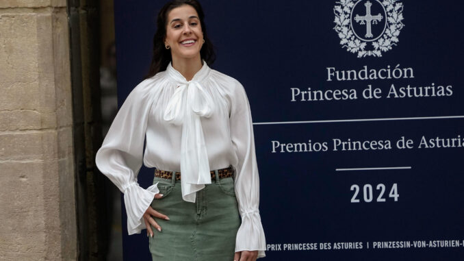 Carolina Marín en Oviedo, ciudad donde este viernes recogerá el Premio Princesa de Asurias de los Deportes. EFE/Paco Paredes
