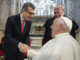 CIUDAD DEL VATICANO, 20/10/2024.- El ministro de la Presidencia, Justicia y Relaciones con las Cortes, Félix Bolaños, ha sido recibido por el papa Francisco en la Basílica de San Pedro de El Vaticano (Roma), este domingo antes de asistir a la ceremonia de canonización de “los Mártires de Damasco”. EFE/Vaticano pool -SOLO USO EDITORIAL/SOLO DISPONIBLE PARA ILUSTRAR LA NOTICIA QUE ACOMPAÑA (CRÉDITO OBLIGATORIO)-