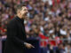 El entrenador del Atlético de Madrid, 'Cholo' Simeone, durante el encuentro correspondiente a la décima jornada de LaLiga EA Sports entre el Atlético de Madrid y el CD Leganés disputado este domingo en el estadio Metropolitano de Madrid. EFE/ Chema Moya