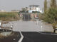 Vista general de la salida de la A-38 en Sollana cortada por el agua a causa de las lluvias torrenciales de las últimas horas. EFE/Manuel Bruque